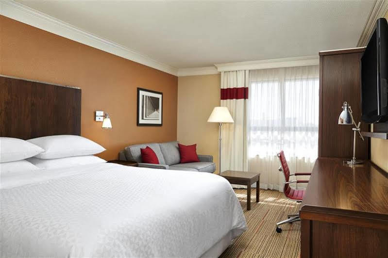 Four Points By Sheraton Kitchener-วอเตอร์ลู ภายนอก รูปภาพ