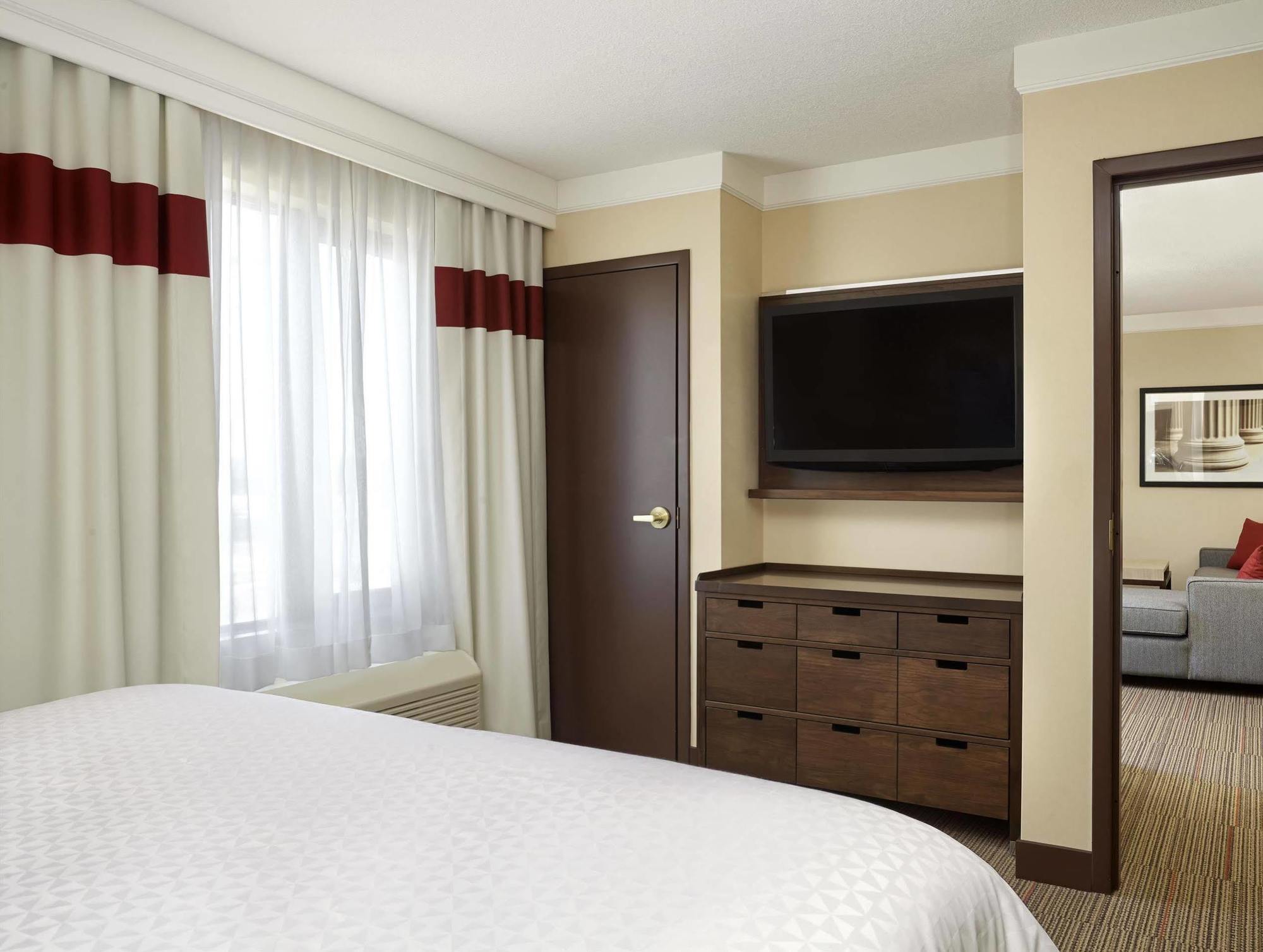 Four Points By Sheraton Kitchener-วอเตอร์ลู ภายนอก รูปภาพ